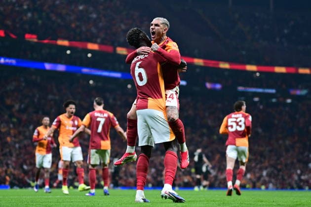 Galatasaray v Juventus - UEFA Champions League ISTANBUL, TURKIYE - FEBRUARY 17: Davinson Sanchez (6) of Galatasaray reacts after scoring a goal with his teammates during UEFA Champions League last 16 playoff round first leg football match between Galatasaray and Juventus at RAMS Park in Istanbul, Turkiye on February 17, 2026. Abdulhamid Hosbas Anadolu Istanbul Turkey. Editorial use only. Please get in touch for any other usage.  Copyright: x2026xAnadoluxAbdulhamidxHosbasx
