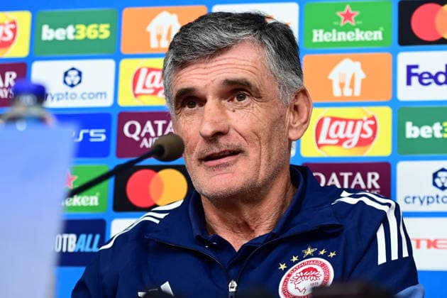 UEFA Champions League - Olympiacos FC press conference, PK, Pressekonferenz - JosÃ Luis Mendilibar, Olympiacos coach, and his player Costinha attend a press conference ahead of the UEFA Champions League Play-Offs 1st leg soccer match between Olympiacos FC and Bayer 04 Leverkusen in Piraeus, Greece, 17 February 2026. IMAGO ONE INCH PRODUCTIONS PIRAEUS GREECE Copyright: xONExINCHxPRODUCTIONSx 6857481
