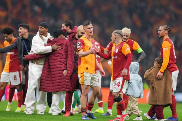 2026-02-17 Galatasaray SK v Juventus FC - UEFA Champions League 2025 26 League Knockout Play-off First Leg ISTANBUL, TURKEY - FEBRUARY 17: Roland Sallai of Galatasaray SK, Lucas Torreira of Galatasaray SK during the UEFA Champions League 2025 26 League Knockout Play-off First Leg match between Galatasaray SK and Juventus FC at Rams Park Stadium on February 17, 2026 in Istanbul, Turkey. (Photo by BSR Agency) Istanbul Turkey Content not available for redistribution in The Netherlands directly or indirectly through any third parties. Copyright: xBSRxAgencyx