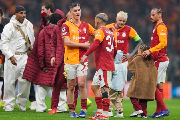 2026-02-17 Galatasaray SK v Juventus FC - UEFA Champions League 2025 26 League Knockout Play-off First Leg ISTANBUL, TURKEY - FEBRUARY 17: Roland Sallai of Galatasaray SK, Lucas Torreira of Galatasaray SK, Leroy Sane of Galatasaray SK during the UEFA Champions League 2025 26 League Knockout Play-off First Leg match between Galatasaray SK and Juventus FC at Rams Park Stadium on February 17, 2026 in Istanbul, Turkey. (Photo by BSR Agency) Istanbul Turkey Content not available for redistribution in The Netherlands directly or indirectly through any third parties. Copyright: xBSRxAgencyx
