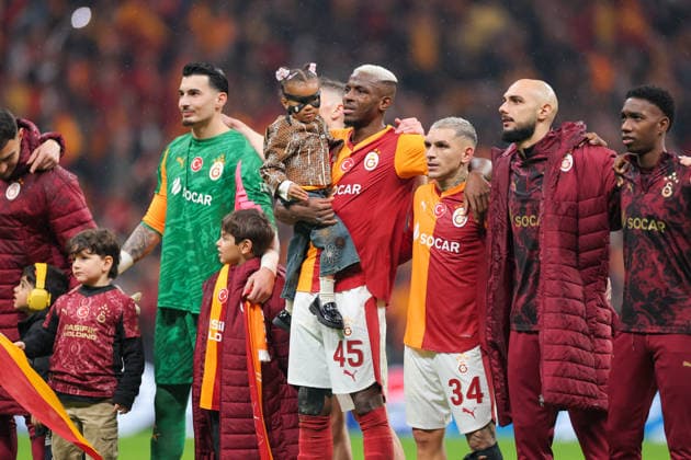 2026-02-17 Galatasaray SK v Juventus FC - UEFA Champions League 2025 26 League Knockout Play-off First Leg ISTANBUL, TURKEY - FEBRUARY 17: Victor Osimhen of Galatasaray SK, Lucas Torreira of Galatasaray SK during the UEFA Champions League 2025 26 League Knockout Play-off First Leg match between Galatasaray SK and Juventus FC at Rams Park Stadium on February 17, 2026 in Istanbul, Turkey. (Photo by BSR Agency) Istanbul Turkey Content not available for redistribution in The Netherlands directly or indirectly through any third parties. Copyright: xBSRxAgencyx