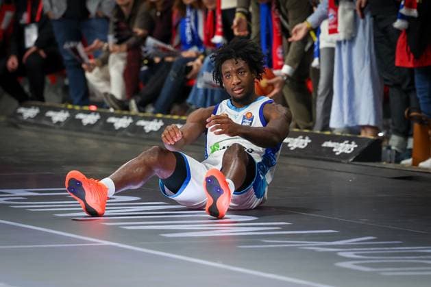 Isaiah Swope 1 Skyliners Frankfurt on the ground, FC Bayern Muenchen Basketball vs Skyliners Frankfurt, easycredit BBL, BBL, Basketball, Men, Season 2025 2025, Regular Season, 21 Matchday, 17 02 2026 Muenchen Bayern Germany Copyright: xkolbert-press MartinxAgüerax