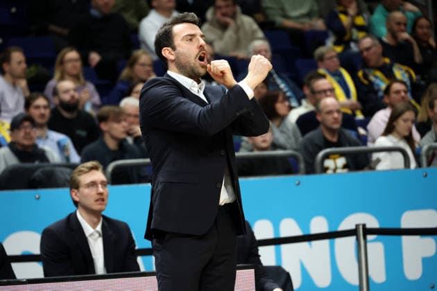 DEU, easyCredit BBL, ALBA vs Hamburg, 17 02 2026, Uber Arena, Berlin, DEU, easyCredit BBL, ALBA vs Hamburg, in the picture head coach Benka Barloschky Hamburg Towers nordphotoxGmbHx xEngler nph00076