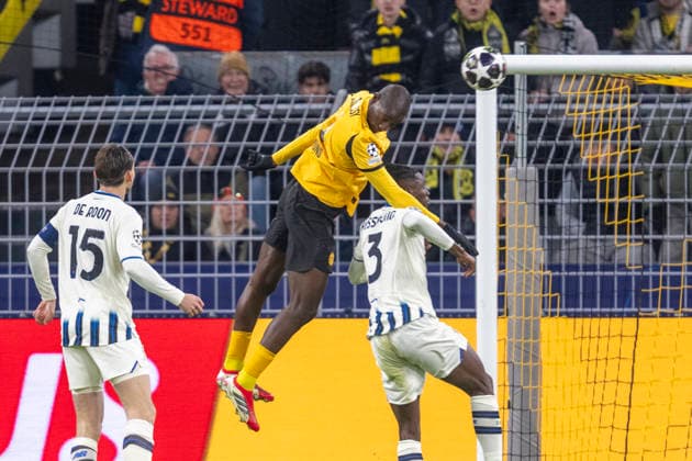 17 02 2026, Borussia Dortmund vs Atalanta Bergamo, UEFA Champions League, Playoffs Serhou Guirassy Borussia Dortmund scores the goal for 1 0 Regulations prohibit any use of photographs as image sequences and or quasi video Copyright: xDavidxInderliedx