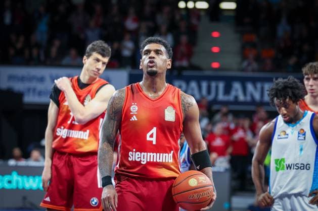 Xavier Rathan Mayes 4 FC Bayern Muenchen Basketball on a free throw, FC Bayern Muenchen Basketball vs Skyliners Frankfurt, easycredit BBL, BBL, Basketball, Men, Season 2025 2025, Regular Season, 21 Matchday, 17 02 2026 Muenchen Bayern Germany Copyright: xkolbert-press MartinxAgüerax