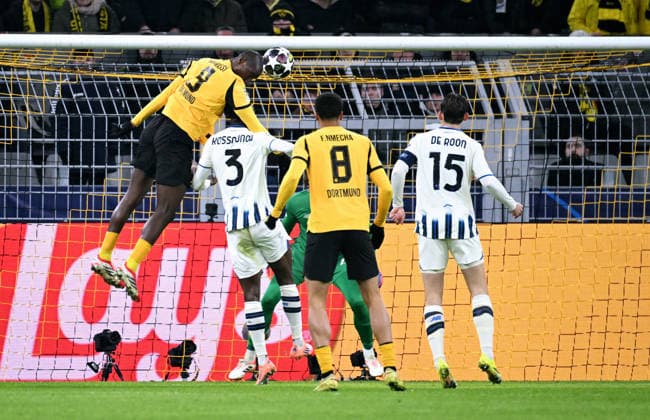 Football, Champions League, Germany, Men, Season 2025 2026, Play Offs, Signal Iduna Park Dortmund Bor Dortmund Atalanta Bergamo Serhou Guirassy BVB scores the goal for 1 0