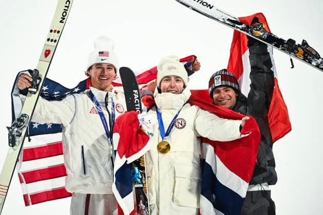 LIVIGNO, ITALIEN 20260217 USA:s Mac Forehand tar silver, Norges Tormod Frostad vinner guld och Österrikes Matej Svancer 5 tar brons i herrarnas big air final, Snow Park i Livigno, Italien under vinter-OS. *** Bilden ingar i SPORTPAKET. För övriga BETALBILD *** LIVIGNO ITALIEN x10080x *** LIVIGNO, ITALY 20260217 USAs Mac Forehand takes silver, Norways Tormod Frostad wins gold and Austrias Matej Svancer 5 takes bronze in the mens big air final, Snow Park in Livigno, Italy during the Winter Olympics Picture in SPORT PACKAGE For others PAY PICTURE LIVIGNO ITALY x10080x  Copyright: xFredrikxSandberg TTx OS 2026 BIG AIR FINAL