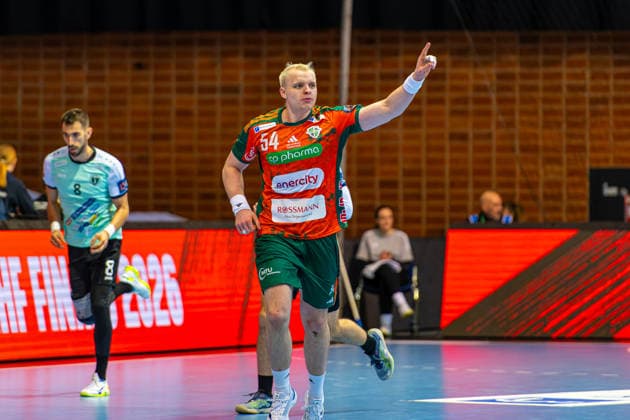 Justus Fischer TSV Hannover Burgdorf, Nr 54 L R , TSV Hannover Burgdorf orange against RK Nexe mint 1 Matchday of the Main Round EHF European League 2025 2026 17 02 2026, Swiss Life Hall Hannover, GER , Copyright: xJanxGuentherx xTSVxHannover-Burgdorfx