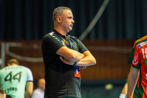 KreÅ¡o Ivankovic RK Nexe, Head coach L R , TSV Hannover Burgdorf orange against RK Nexe mint 1 Matchday of the Main Round EHF European League 2025 2026 17 02 2026, Swiss Life Hall Hannover, GER , Copyright: xJanxGuentherx xTSVxHannover-Burgdorfx