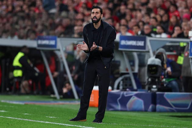 February 17, 2026, Lisbon, Lisbon, Portugal: Alvaro Arbeloa, head coach of Real Madrid, gestures during the UEFA Champions League 2025 26 League Knockout Play-off First Leg match between SL Benfica and Real Madrid C.F. at Estadio do SL Benfica on February 17, 2026 in Lisbon, Portugal. SL Benfica V Real Madrid C.F. - UEFA Champions League 2025 26 League Knockout Play-Off First Leg  - ZUMAa181 20260217_zaa_a181_088 Copyright: xIrinaxR.xHipolitox