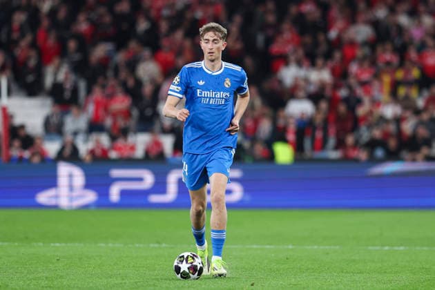 February 17, 2026, Lisbon, Lisbon, Portugal: Dean Huijsen of Real Madrid CF in action during the UEFA Champions League 2025 26 League Knockout Play-off First Leg match between SL Benfica and Real Madrid C.F. at Estadio do SL Benfica on February 17, 2026 in Lisbon, Portugal. SL Benfica V Real Madrid C.F. - UEFA Champions League 2025 26 League Knockout Play-Off First Leg  - ZUMAa181 20260217_zaa_a181_090 Copyright: xIrinaxR.xHipolitox
