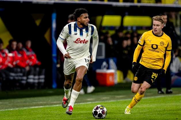 Atalanta midfielder Ederson, Borussia Dortmund defender Daniel Svensson, during the match Borussia Dortmund vs Atalanta BC at the BVB Stadion Dortmund for the Champions League KO play offs 1st leg season 2025 2026 in DORTMUND, Germany on 17 february 2026 Photo by Stefan Koops EYE4IMAGES DeFodi Images