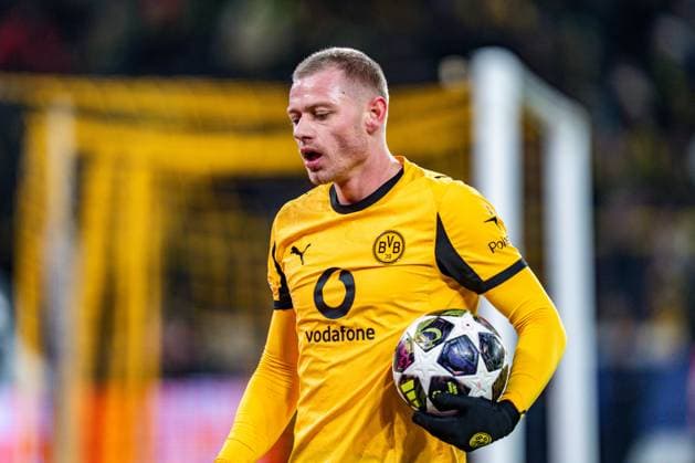 17 02 2026, Borussia Dortmund vs Atalanta Bergamo, UEFA Champions League, Playoffs Julian Ryerson Borussia Dortmund, 26 Regulations prohibit any use of photographs as image sequences and or quasi video Copyright: xBahhoxKarax