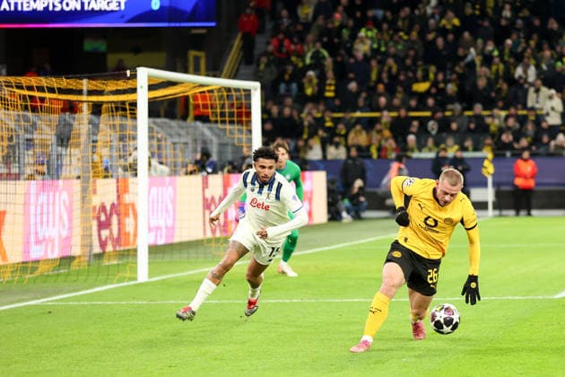 Julian Ryerson Borussia Dortmund , Ederson Atalanta Bergamo GER, Borussia Dortmund vs Atalanta Bergamo, Football, Champions League, Play off, Season 2025 2026, 17 02 2026 GER, Borussia Dortmund vs Atalanta Bergamo, Football, Champions League, Play off, Season 2025 2026, 17 02 2026 Dortmund Copyright: xEibner-Pressefoto FrankxZeisingx EP_FZG