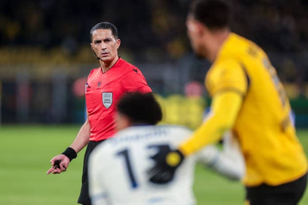17 02 2026, Football, Season 2025 2026, UEFA Champions League, Play Offs, Round 1, Borussia Dortmund Atalanta Bergamo, Referee Serdar Gözübüyük NED , Dortmund Signal Iduna Park NRW Germany xRHR PHOTO DEx Copyright: DennisxEwert RHR-FOTOx RHR-FOTO DE