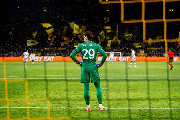 2026-02-17 Borussia Dortmund v Atalanta BC - UEFA Champions League 2025 26 League Knockout Play-off First Leg DORTMUND, GERMANY - FEBRUARY 17: goalkeeper Marco Carnesecchi of Atalanta BC disappointed after conceding the 2-0 during the UEFA Champions League 2025 26 League Knockout Play-off First Leg match between Borussia Dortmund and Atalanta BC at BVB Stadion Dortmund on February 17, 2026 in Dortmund, Germany. (Photo by Gabriel Calvino Alonso BSR Agency) Dortmund Germany Content not available for redistribution in The Netherlands directly or indirectly through any third parties. Copyright: xBSRxAgencyx