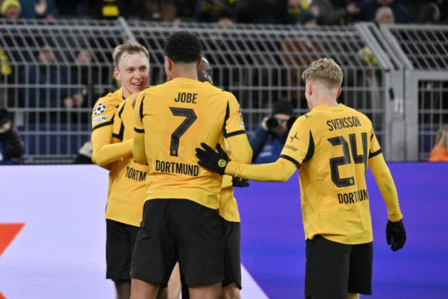 Jubel 2 0, v li , Maximilian Beier Borussia Dortmund , Jobe Bellingham Borussia Dortmund , Daniel Svensson Borussia Dortmund 17 02 2026, Football, UEFA Champions League 2025 2026, Play offs, Borussia Dortmund Atalanta Bergamo UEFA regulations prohibit any use of photographs as image sequences and or quasi video Dortmund Signal Iduna Park Nordrhein Westfalen Germany Team2
