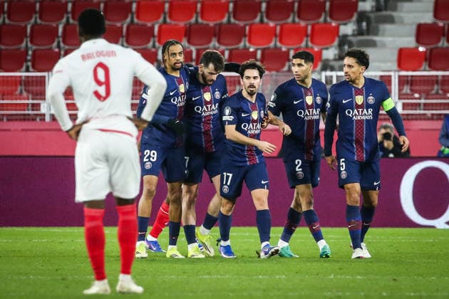February 17, 2026, Monaco, France, Monaco: Achraf HAKIMI of PSG celebrate his goal with teammates during the UEFA Champions League match between AS Monaco and Paris Saint-Germain at Louis II Stadium on February 17, 2026 in Monaco, Monaco. Monaco Monaco - ZUMAm308 20260217_zsp_m308_012 Copyright: xMatthieuxMirvillex