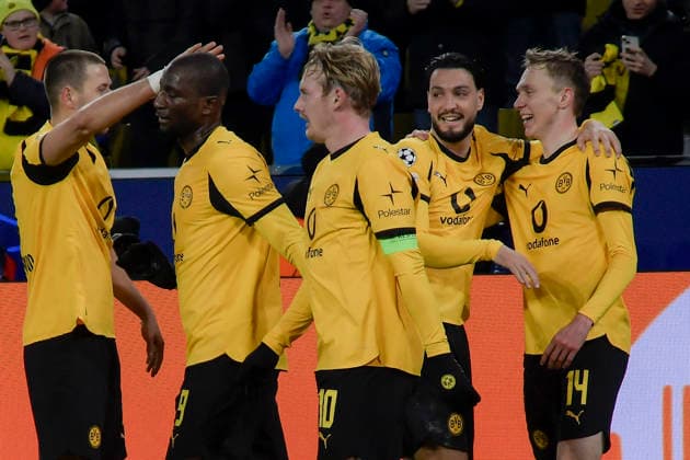 Maximilian Beier Dortmund 14 celebrates after scoring the 2-0 goal with the team 17 02 2026 Soccer, Champions League, Borussia Dortmund vs Atalanta Bergamo , Signal Iduna Park, Dortmund, Copyright: xpepphotox xHorstxMauelshagenx pep00321, pep_20260217_hm_283296