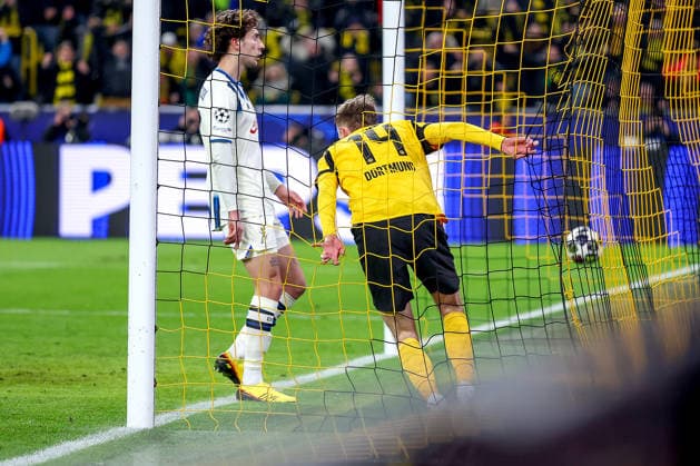 17 02 2026, Football, UEFA Champions League, Borussia Dortmund Atalanta Bergamo, BVB Stadion, Play Offs first leg, Season 2025 2026 Goal Scorer Maximilian Beier BVB 14 after an assist from Serhou Guirassy BVB 09 Regulations prohibit any use of photographs as image sequences and or quasi video Nordrhein Westfalen Germany