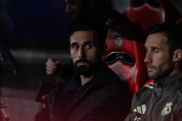 Alvaro Arbeloa ( Coach of Real Madrid ) in action during the match between SL Benfica and Real Madrid , valid for UEFA Champions League 2025 2026 at Estadio do Lisboa Benfica on 17 February 2026. Lisbon Estadio do Sport Lisboa Benfica Lisbon Portugal Copyright: xIMAGOx xPRIMExSPORTSxIMAGESx xFILIPExOLIVEIRAx