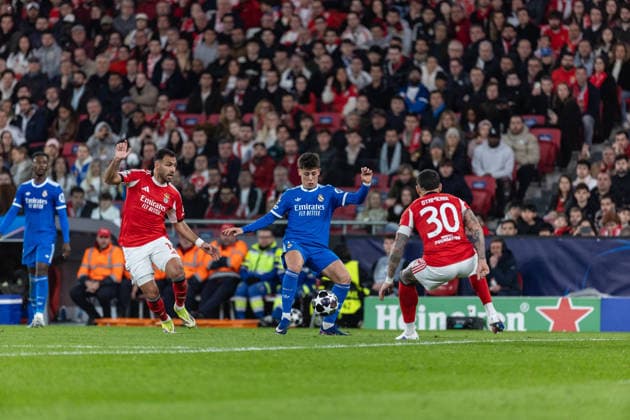 Arda Guler ( Real Madrid ) in action during the match between SL Benfica and Real Madrid , valid for UEFA Champions League 2025 2026 at Estadio do Lisboa Benfica on 17 February 2026. Lisbon Estadio do Sport Lisboa Benfica Lisbon Portugal Copyright: xIMAGOx xPRIMExSPORTSxIMAGESx xFILIPExOLIVEIRAx