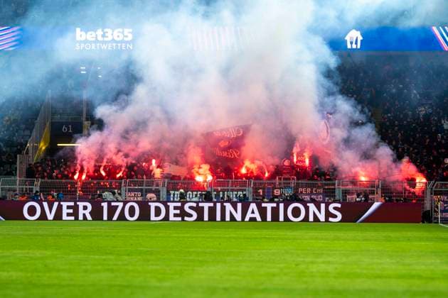 17 02 2026, Borussia Dortmund vs Atalanta Bergamo, UEFA Champions League, Playoffs Bergamo fans set off pyrotechnics Regulations prohibit any use of photographs as image sequences and or quasi video Copyright: xDavidxInderliedx