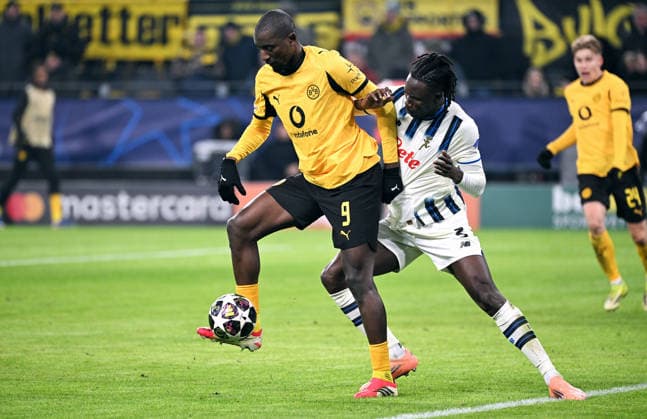 Football, Champions League, Germany, Men, Season 2025 2026, Play Offs, Signal Iduna Park Dortmund Bor Dortmund Atalanta Bergamo Serhou Guirassy BVB , Odilon Koussounou ATB Action