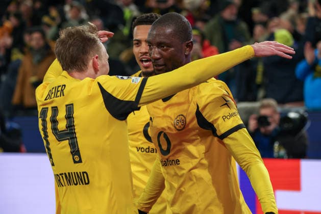 Dortmund, Germany 17 February 2026 UEFA Champions League 2025 2026 Borussia Dortmund vs Atalanta Bergamo In the picture from left scorer Maximilian Beier BVB scores the goal to make it 2-0 for Dortmund and cheers with Felix Nmecha BVB and Serhou Guirassy BVB Copyright: HMBxMedia MadeleinexFantini