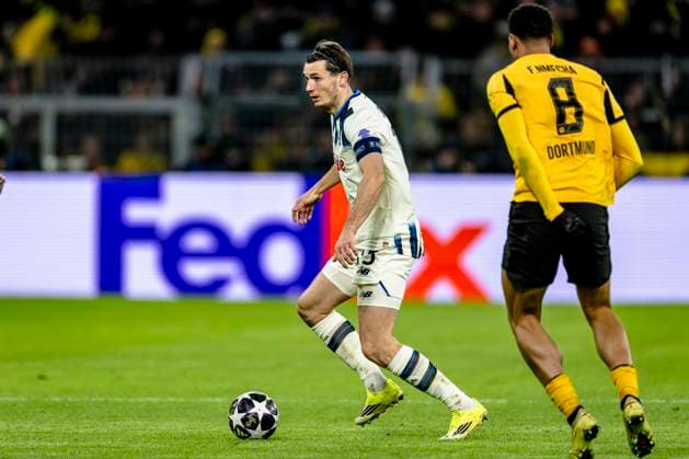 Atalanta midfielder Marten de Roon, during the match Borussia Dortmund vs Atalanta BC at the BVB Stadion Dortmund for the Champions League KO play offs 1st leg season 2025 2026 in DORTMUND, Germany on 17 february 2026 Photo by Stefan Koops EYE4IMAGES DeFodi Images