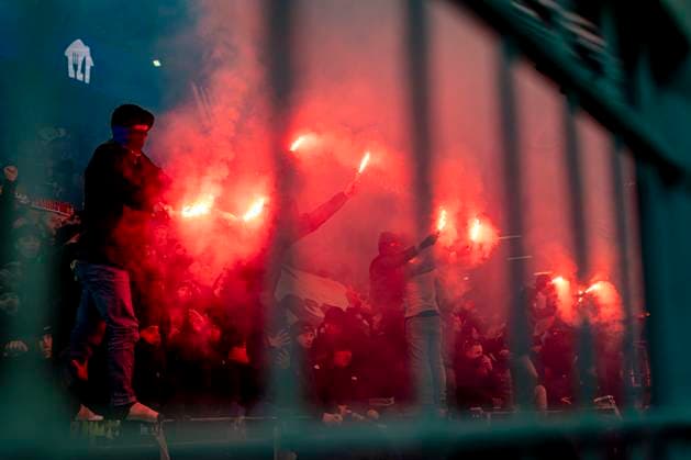 Fans of Atalanta with fireworks, during the match Borussia Dortmund vs Atalanta BC at the BVB Stadion Dortmund for the Champions League KO play offs 1st leg season 2025 2026 in DORTMUND, Germany on 17 february 2026 Photo by Stefan Koops EYE4IMAGES DeFodi Images
