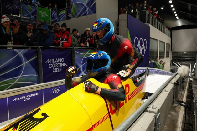Gold medal award ceremony Ger - Lochner Johannes - Fleischhauer Georg during the Olympic Winter Milano-Cortina 2026, Bobsleigh 2-man on February 17, 2026 at Cortina Sliding Centre in Cortina, Italy  Copyright: xLucianoxMariaxBisi IPAxSportx xipa-agency.netx xx IPA_71660150 IPA_Agency_IPA71660150