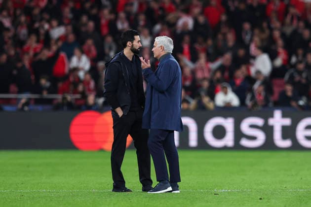 February 17, 2026, Lisbon, Lisbon, Portugal: Alvaro Arbeloa, head coach of Real Madrid, talks to Jose Mourinho, head coach of SL Benfica, during the UEFA Champions League 2025 26 League Knockout Play-off First Leg match between SL Benfica and Real Madrid C.F. at Estadio do SL Benfica on February 17, 2026 in Lisbon, Portugal. Lisbon Portugal - ZUMAa181 20260217_zaa_a181_121 Copyright: xIrinaxR.xHipolitox