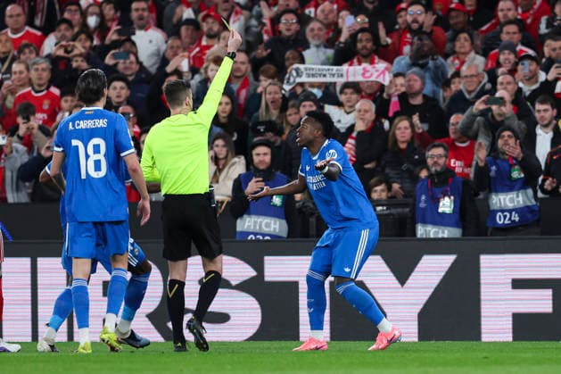 February 17, 2026, Lisbon, Lisbon, Portugal: Vinicius Junior of Real Madrid CF see the yellow card during the UEFA Champions League 2025 26 League Knockout Play-off First Leg match between SL Benfica and Real Madrid C.F. at Estadio do SL Benfica on February 17, 2026 in Lisbon, Portugal. Lisbon Portugal - ZUMAa181 20260217_zaa_a181_134 Copyright: xIrinaxR.xHipolitox