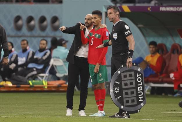 Croatia V Morocco - 3rd Place FIFA World Cup, WM, Weltmeisterschaft, Fussball Qatar 2022 Walid Regragui, Head Coach of Morocco Gives Instruction to Azzedine Ounahi of Morocco in substitution during the 3rd Place FIFA World Cup Qatar 2022 match between Croatia and Morocco at Khalifa International Stadium on December 17, 2022 in Doha, Qatar. Doha Khalifa International Stadium Qatar Qatar Copyright: xAllstarxPicturexLibraryxLtdx