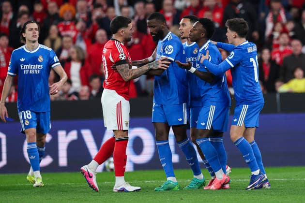 February 17, 2026, Lisbon, Lisbon, Portugal: Nicolas Otamendi of SL Benfica and Vinicius Junior of Real Madrid CF discussing during the UEFA Champions League 2025 26 League Knockout Play-off First Leg match between SL Benfica and Real Madrid C.F. at Estadio do SL Benfica on February 17, 2026 in Lisbon, Portugal. Lisbon Portugal - ZUMAa181 20260217_zaa_a181_143 Copyright: xIrinaxR.xHipolitox
