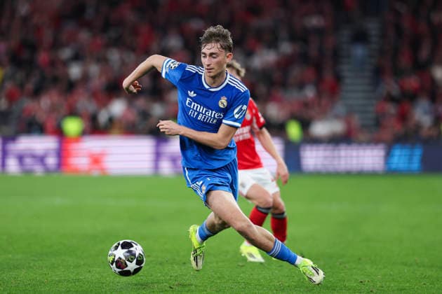 February 17, 2026, Lisbon, Lisbon, Portugal: Dean Huijsen of Real Madrid CF in action during the UEFA Champions League 2025 26 League Knockout Play-off First Leg match between SL Benfica and Real Madrid C.F. at Estadio do SL Benfica on February 17, 2026 in Lisbon, Portugal. Lisbon Portugal - ZUMAa181 20260217_zaa_a181_167 Copyright: xIrinaxR.xHipolitox