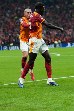 ISTANBUL, TURKEY - FEBRUARY 17: Davinson Sanchez (6) of Galatasaray celebrates after scoring the first goal of his team with Lucas Torreira (34)during the UEFA Champions League 2025 26 League Knockout Play-off First Leg match between Galatasaray A.S. and Juventus at Ali Sami Yen Spor Kompleksi on February 17, 2026 in Istanbul, Turkey. Istanbul Turkey Copyright: xSeskimphotox GSaray-Juve-170226 (168)