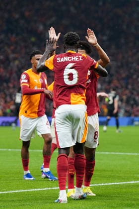 ISTANBUL, TURKEY - FEBRUARY 17: Davinson Sanchez (6) of Galatasaray celebrates after scoring the first goal of his team with teammates during the UEFA Champions League 2025 26 League Knockout Play-off First Leg match between Galatasaray A.S. and Juventus at Ali Sami Yen Spor Kompleksi on February 17, 2026 in Istanbul, Turkey. Istanbul Turkey Copyright: xSeskimphotox GSaray-Juve-170226 (187)
