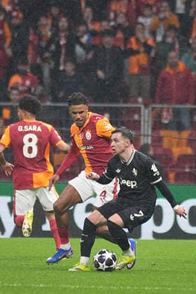 ISTANBUL, TURKEY - FEBRUARY 17: Ismail Jakobs of Galatasaray and Francisco Conceicao (7) of Juventus battle for the ball during the UEFA Champions League 2025 26 League Knockout Play-off First Leg match between Galatasaray A.S. and Juventus at Ali Sami Yen Spor Kompleksi on February 17, 2026 in Istanbul, Turkey. Istanbul Turkey Copyright: xSeskimphotox GSaray-Juve-170226 (250)