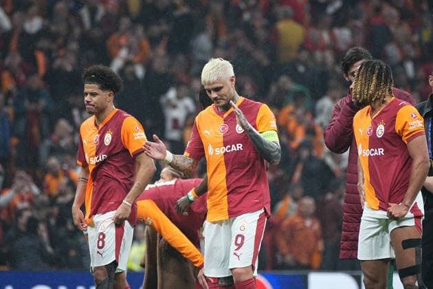 ISTANBUL, TURKEY - FEBRUARY 17: Players of Galatasaray celebrates victory with their fans after the UEFA Champions League 2025 26 League Knockout Play-off First Leg match between Galatasaray A.S. and Juventus at Ali Sami Yen Spor Kompleksi on February 17, 2026 in Istanbul, Turkey. Istanbul Turkey Copyright: xSeskimphotox GSaray-Juve-170226 (270)