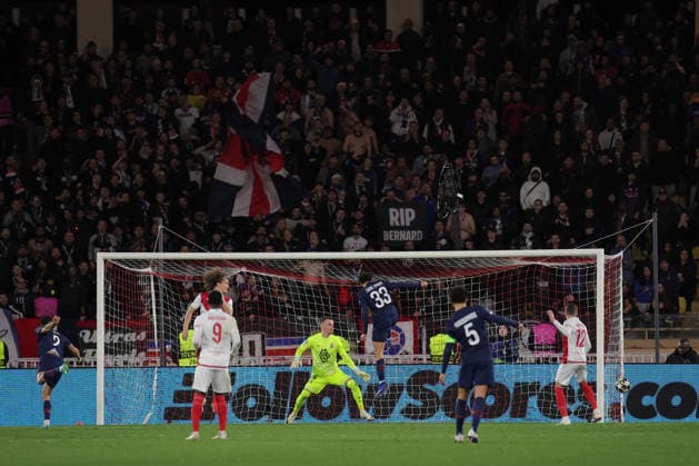 Warren Zaire-Emery ( 33 - FC Paris Saint-Germain) misses a clear goal chance during AS Monaco vs PSG, UEFA Champions League football match in Monaco, Principality of Monaco, February 17 2026  Copyright: xNicolaxMastronardi IPAxSportx xipa-agency.netx xx IPA_71668109 IPA_Agency_IPA71668109
