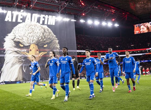 LISBON, PORTUGAL - FEBRUARY 17: Real Madrid starting eleven prepare to pose for team photo prior to the UEFA Champions League 2025 26 League Knockout Play-off First Leg match between SL Benfica and Real Madrid C.F. at Estadio do SL Benfica on February 17, 2026 in Lisbon, Portugal. (Photo by Ricardo Nogueira Sports Press Photo )  Copyright: xRicardoxNogueira SportsxPressxPhx Sportspressphoto_SPR93945