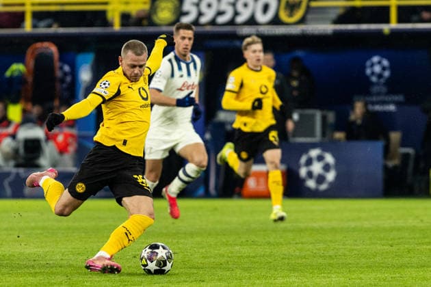UEFA Champions League Borussia Dortmund Atalanta BC 17 02 2026 Julian Ryerson Borussia Dortmund, 26 UEFA Champions League Borussia Dortmund Atalanta BC Signal Iduna Park, Dortmund 17 02 2026 Copyright: xBEAUTIFULxSPORTS Buriakovx