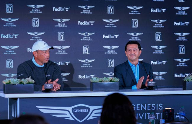 February 17, 2026, Pacific Palisades, California, USA: Tiger Woods with president and Chief Executive Officer of Hyundai Motor Company Jose Munoz announce a continued partnership of the Genesis Invitational until 2030 during a press conference, PK, Pressekonferenz of the 2026 Genesis Invitational Golf Tournament on Tuesday February 17, 2026 at the Riviera Country Club in Pacific Palisades, California. JAVIER ROJAS PI Pacific Palisades USA - ZUMAp124 20260217_zaa_p124_035 Copyright: xJavierxRojasx