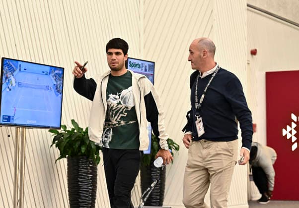 ATP, Tennis Herren QATAR OPEN 2026-CARLOS ALCARAZ press conference, PK, Pressekonferenz Carlos Alcaraz (L) of Spain arrives for a press conference at the media centre after defeating Arthur Rinderknech of France in their men s singles Round of 32 match at the ATP Qatar ExxonMobil Open 2026 at the Khalifa International Tennis Complex in Doha, Qatar on February 17, 2026. DOHA Qatar Copyright: xNOUSHADx