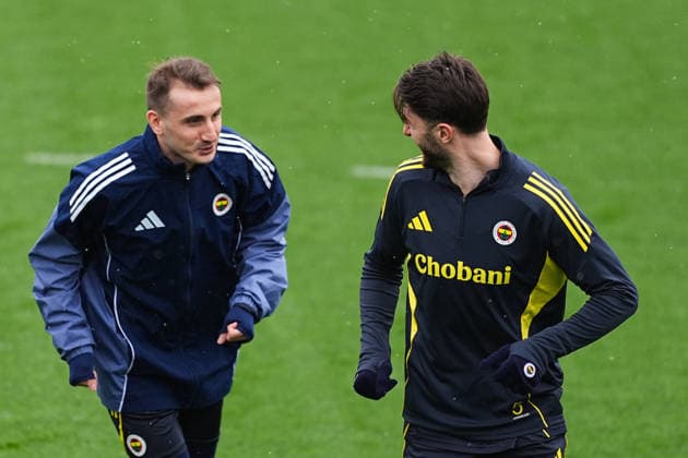 Ahead of the Fenerbahce v Nottingham Forest - UEFA Europa League ISTANBUL, TURKIYE - FEBRUARY 18: Fenerbahce player Kerem Akturkoglu (L) attends the training session ahead of the UEFA Europa League round of 16 play-off first leg match between Fenerbahce v Nottingham Forest at Can Bartu Facilities in Istanbul, Turkiye on February 18, 2026. Adem Kutucu Anadolu Istanbul Turkey. Editorial use only. Please get in touch for any other usage.  Copyright: x2026xAnadoluxAdemxKutucux