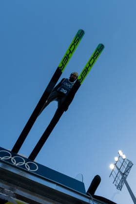 OLYMPICS - Winter Olympic Games, Olympische Spiele, Olympia, OS Milano Cortina 2026 PREDAZZO,ITALY,18.FEB.26 - OLYMPICS, NORDIC SKIING, NORDIC COMBINED, Ski jumping, Skispringen, Ski, nordisch - Winter Olympic Games Milano Cortina 2026, large hill, training. Image shows a feature of Johannes Rydzek (GER).  GEPAxpictures xOliverxLerch
