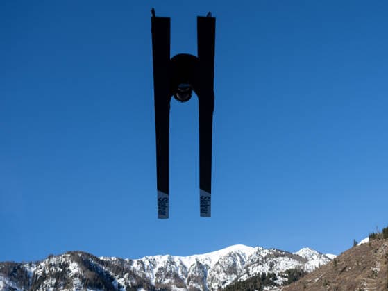 OLYMPICS - Winter Olympic Games, Olympische Spiele, Olympia, OS Milano Cortina 2026 PREDAZZO,ITALY,18.FEB.26 - OLYMPICS, NORDIC SKIING, NORDIC COMBINED, Ski jumping, Skispringen, Ski, nordisch - Winter Olympic Games Milano Cortina 2026, large hill, training. Image shows a feature of Einar Luraas Oftebro (NOR).  GEPAxpictures xOliverxLerch
