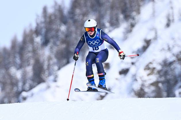 LIVIGNO, ITALIEN 20260218 Sveriges Linnea Mobärg under damernas träning i skicross, Snow Park i Livigno, Italien under vinter-OS. *** Bilden ingar i SPORTPAKET. För övriga BETALBILD *** LIVIGNO ITALIEN x10080x *** LIVIGNO, ITALY 20260218 Swedens Linnea Mobärg during the womens skicross training, Snow Park in Livigno, Italy during the Winter Olympics The picture is in the SPORT PACKAGE For others PAYPICTURE LIVIGNO ITALY x10080x  Copyright: xFredrikxSandberg TTx OS 2026 SKICROSS TRÄNING